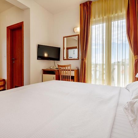 Hotel Posejdon Неум Экстерьер фото