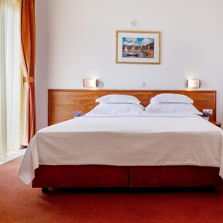 Hotel Posejdon Неум Экстерьер фото