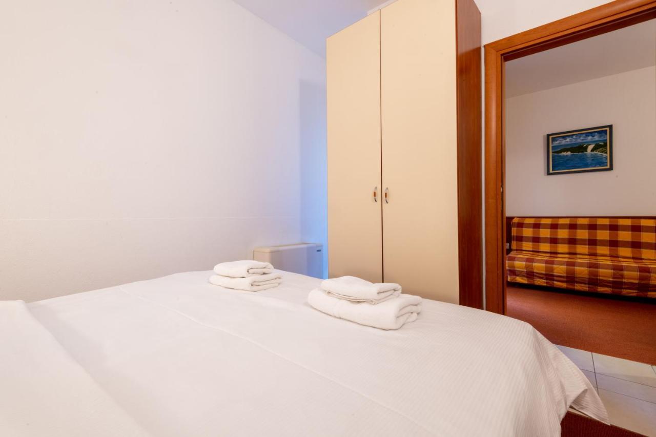 Hotel Posejdon Неум Экстерьер фото